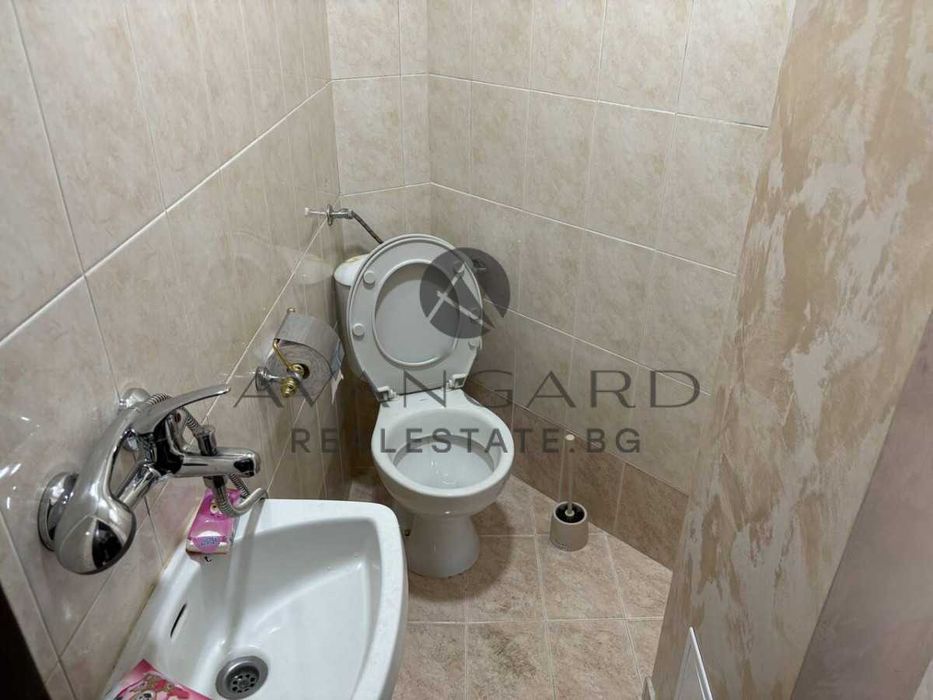 Продава се Тристаен апартамент в Пловдив, Кючук Париж - 115 кв.м за 2000 €/кв.м - Снимка #9