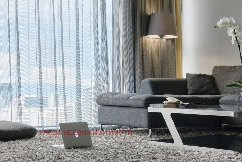 Просторен тристаен дизайнерски обзаведен апартамент в Манастирски