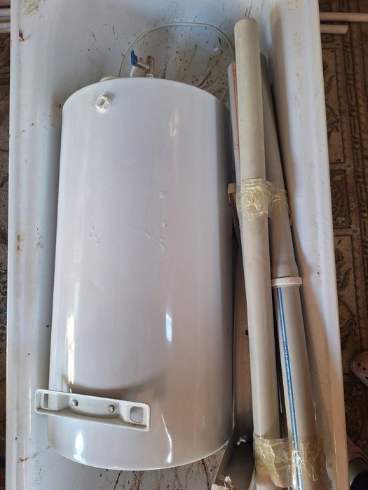 Аристон почти новый 100 л.