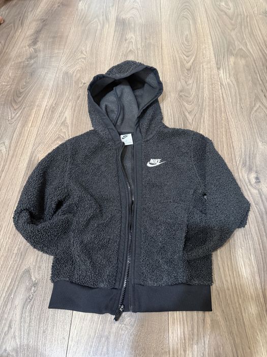 Есенно яке Nike