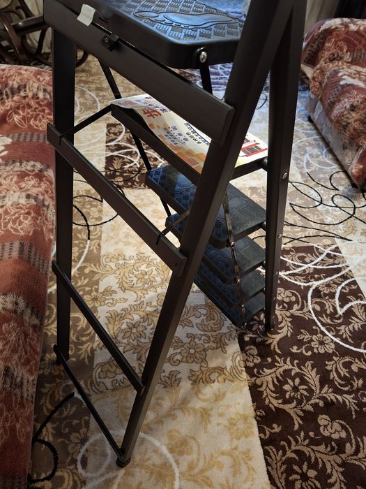 Лестница стремянка новая