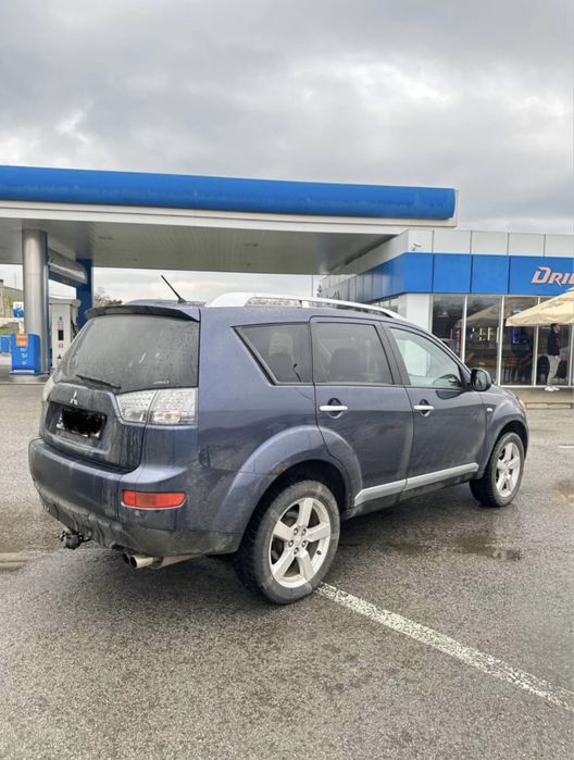 Mitsubishi Outlander 2