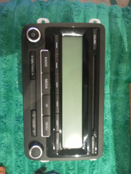 Radio CD Player Original VW RCD 210 MP3 - Stare Foarte Bună