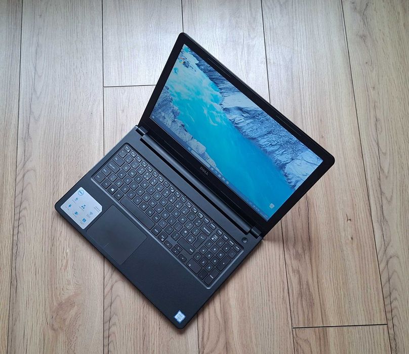 15.6' Dell Vostro Intel Core i3-6100u/8GB DDR4/256GB SSD/Intel HD 520