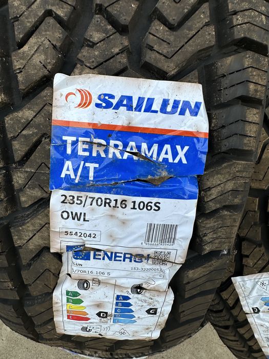 Шины новые на 235/70 R16
