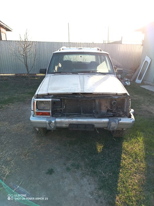 Продам Jeep Cherokee