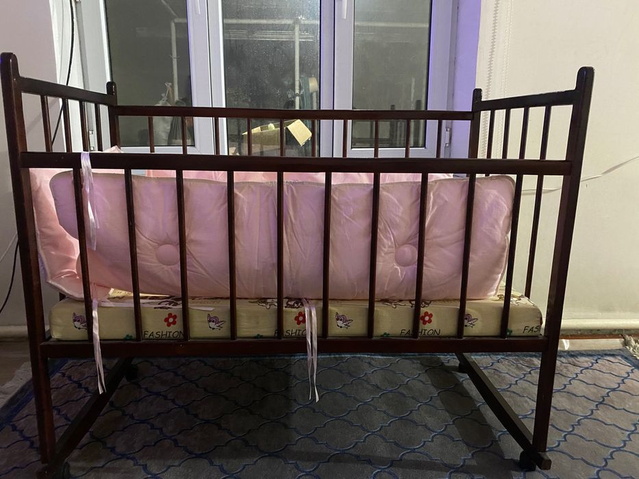 Детская кроватка