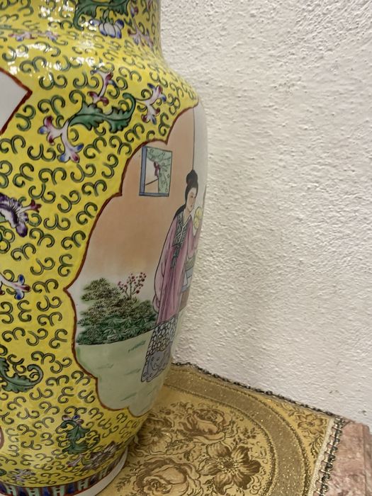 Голяма китайска ваза от порцелан