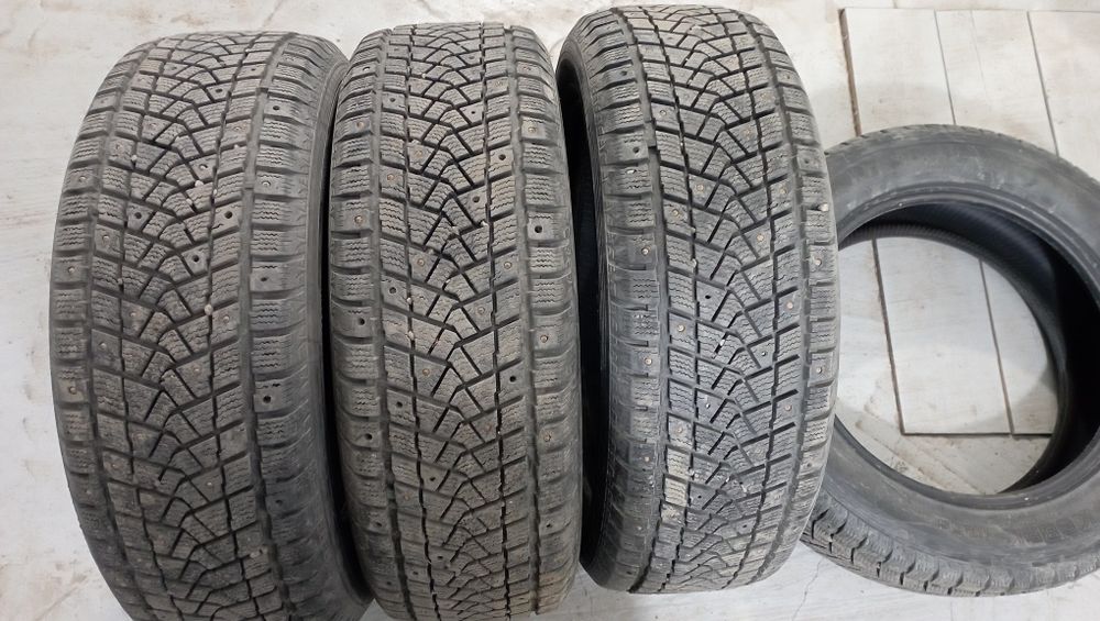 Зимние шины 235/60 R18