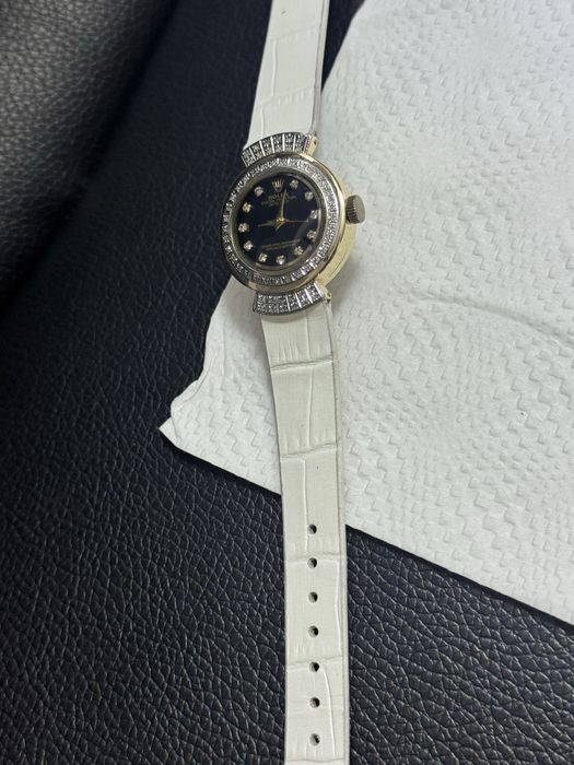 Часы Rolex 585 проба с бриллиантом