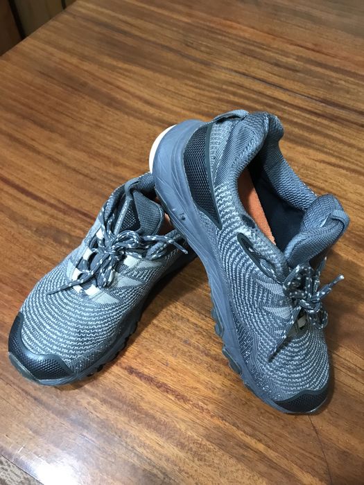 Кроссовки мужские, размер 40.