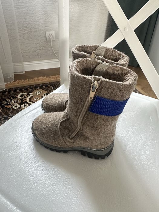 Продам детские валенки