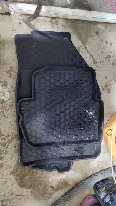 polik nexia 3 sotiladi