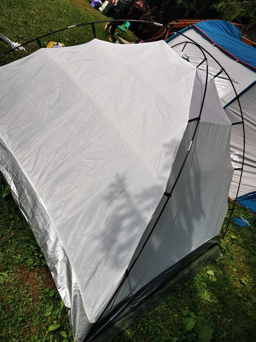 Cort pentru 3 persoane