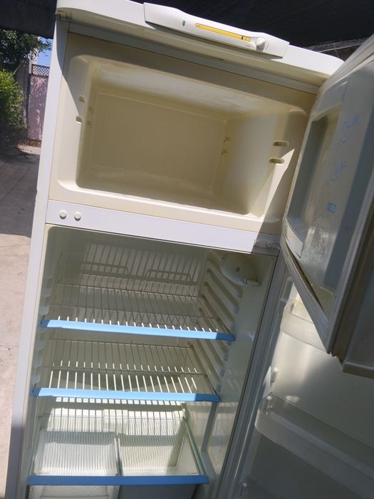Холодильник Indesit