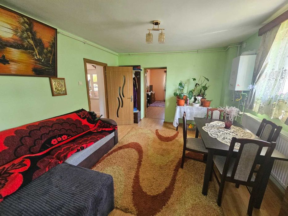 De vanzare casă parter reabilitată, cu șură și teren 1.860 mp, la 3 km de Baia Mare