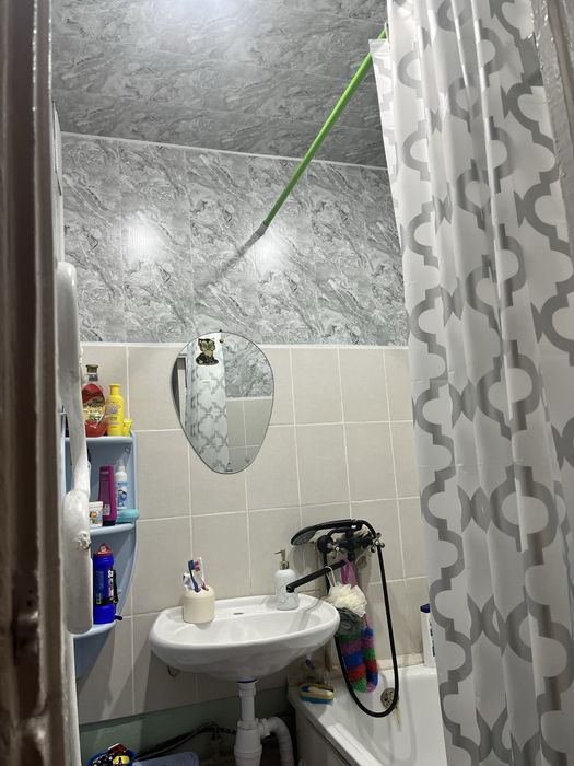 Продам 4 комнатную квартиру