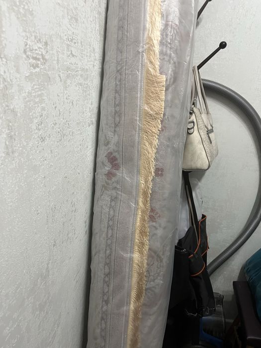 Продам ковер разм 2,5 на 4