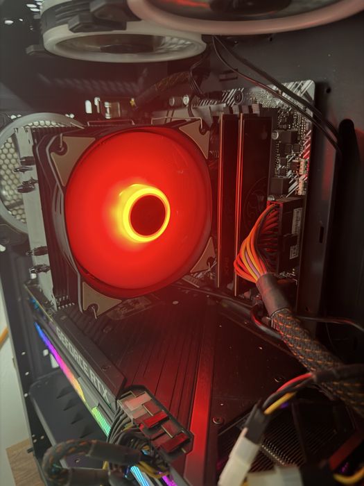 PC high-end, rapid și fiabil, perfect pentru gaming/office