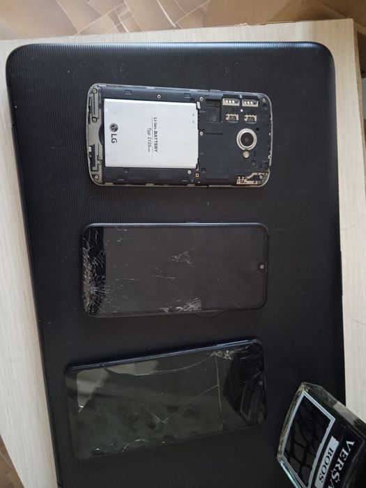 Телефон Самсунг а 31  на запчасти