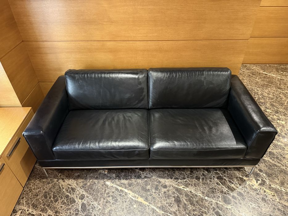 Италиански кожен диван 2 бр.