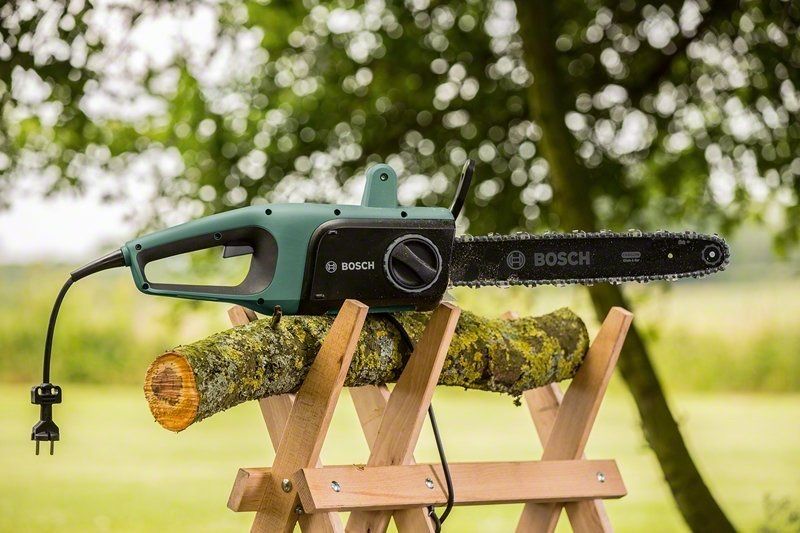 Электропила (мотопила) BOSCH UNIVERSAL CHAIN 35