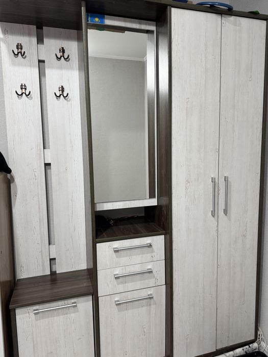 Продам шкаф для прихожки