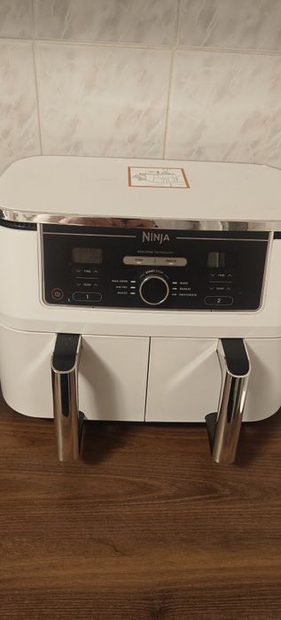 Friteuza cu aer cald Ninja AF400EUWH, 2470W, 9.5L, 6 programe de gatit,