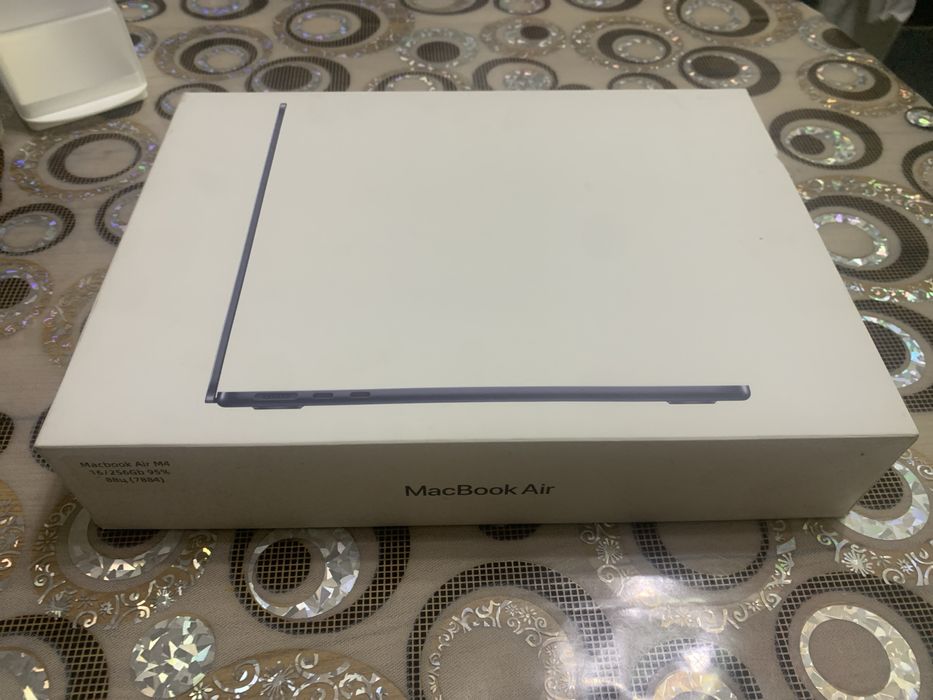 Macbook Air m4 16/256 Срочно Продам!