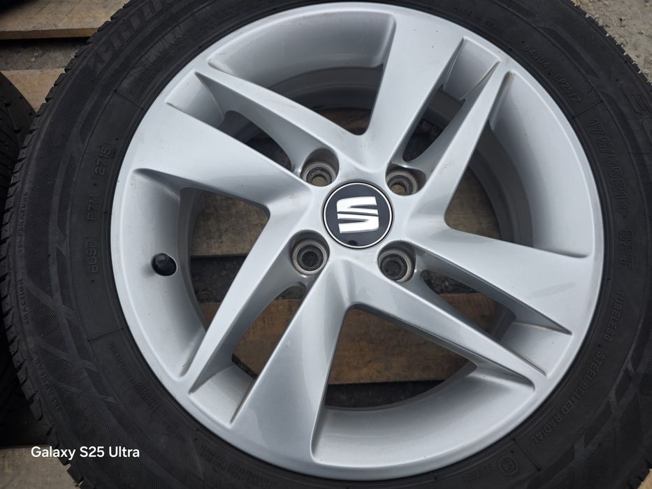 Лети джанти 14ки 4х100 Seat + летни гуми 175/65/14 Bridgestone