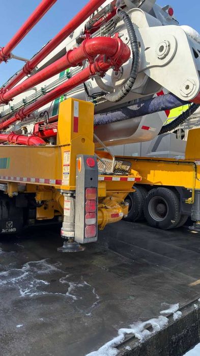 бетононасос 73m Sitrak shasesiga o'rnatilgan Betonanasos sotiladi