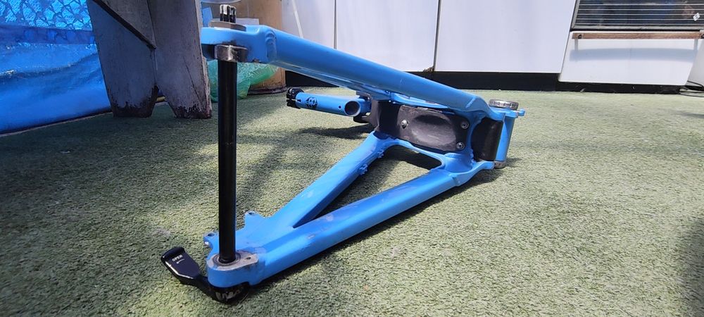 Рамка Santa Cruz driver 8 + shock + капла kore