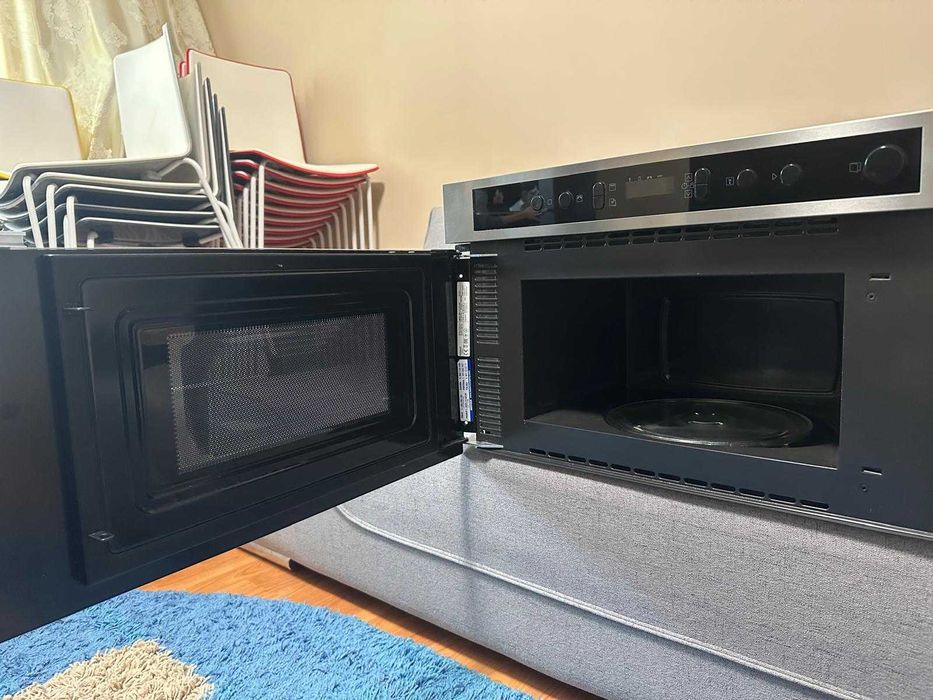 Cuptor microunde incorporabil Hotpoint/Ariston