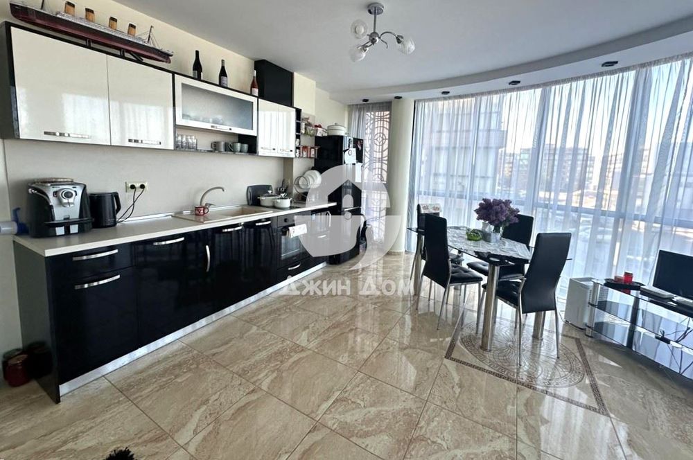 Продава се Тристаен апартамент в Поморие - 103 кв.м за 2107 €/кв.м - Снимка #1