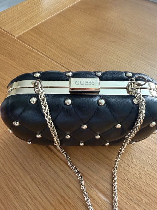 Черна чантичка guess оригинална