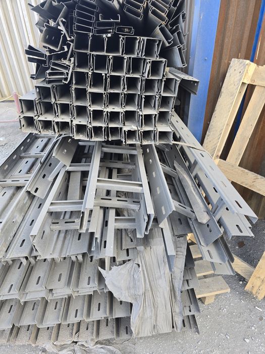 Оцинкованный короб, лоток.