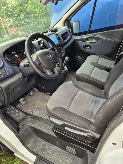 Opel vivaro 2015