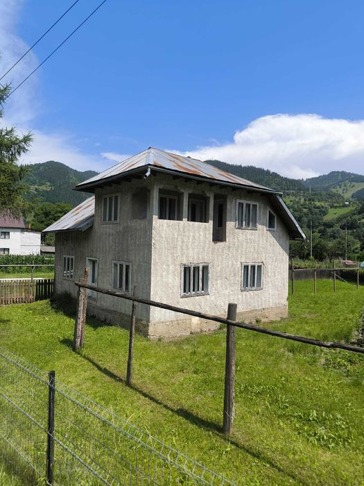 Casa de vanzare la pret foarte avantajos