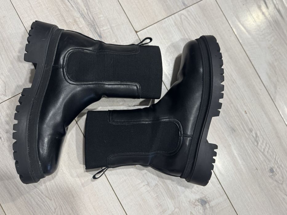 Боти от естественна кожа