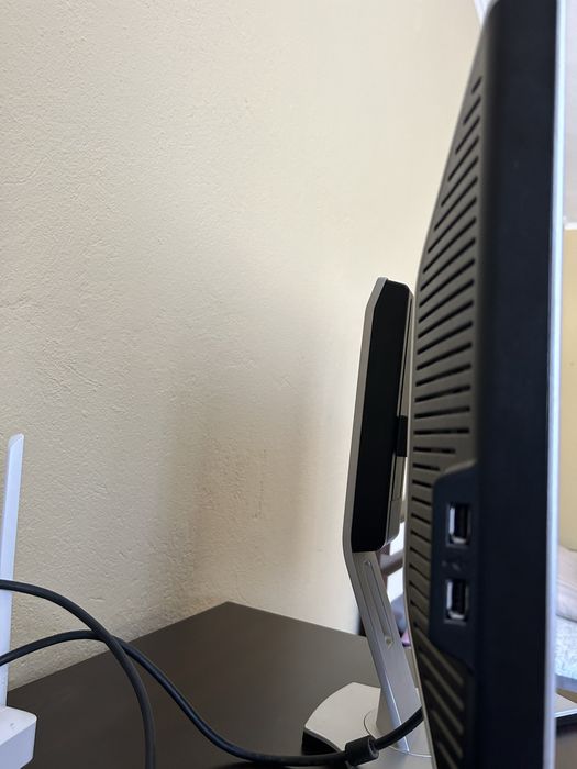 Monitor Dell Ultrasharp 2208WFP 22”