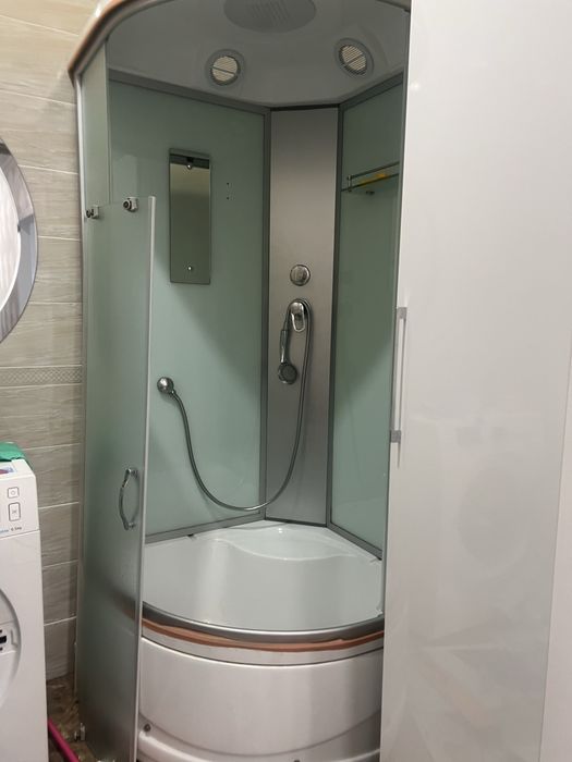 Душ кабина с высоким поддоном