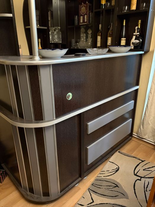 Vand combo mini bar plus scaune