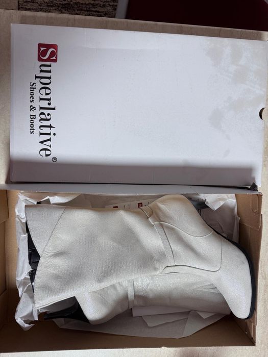 Cizme noi, elegante, comode, albe, cu toc, marime 41