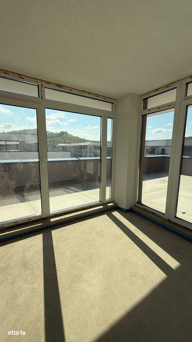 Penthouse exclusivist in Floresti, 88mp terasa, locatie centrala, bloc