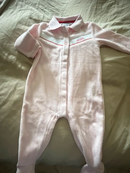 Hugo Boss Salopeta catifea bebe roz