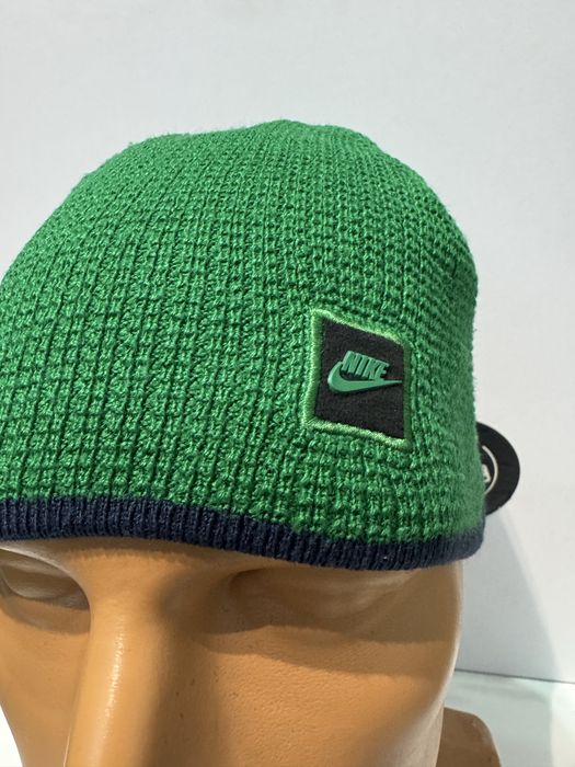 Мъжка двулицева шапка NIKE. Размер S/M
