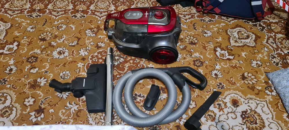 Aspirator heinner Ruby 750 fără sac