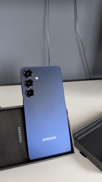 Като Нов! Платен в брой Samsung Galaxy S25 plus 256gb