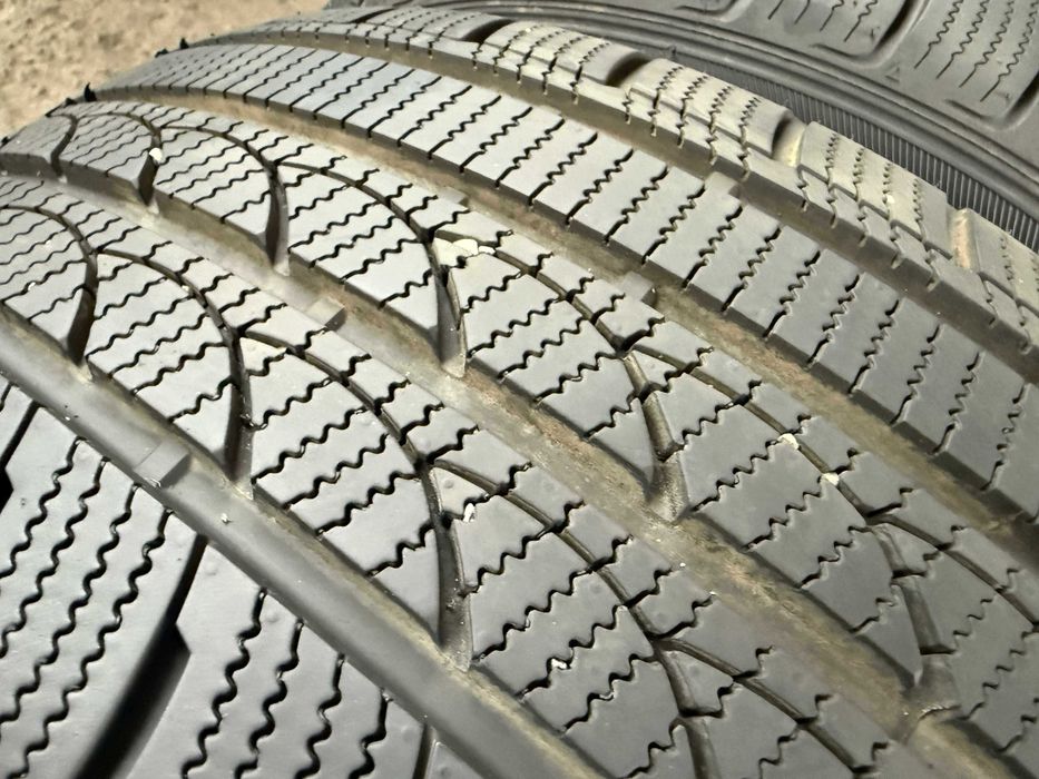 2x Anvelope iarna 225/40 r18 - Tracmax Ice Plus S210 XL