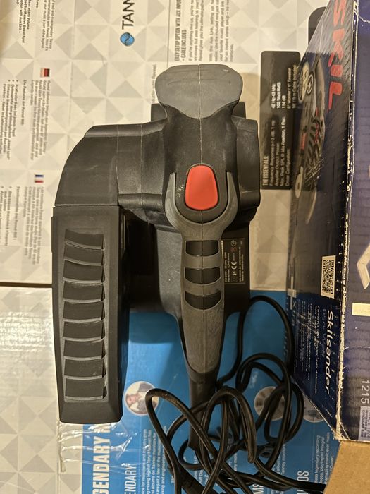 Slefuitor cu banda Skil, 650W, 300 RPM, cadru slefuire Equalizer